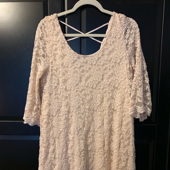 Dresses & Skirts - Lace dress